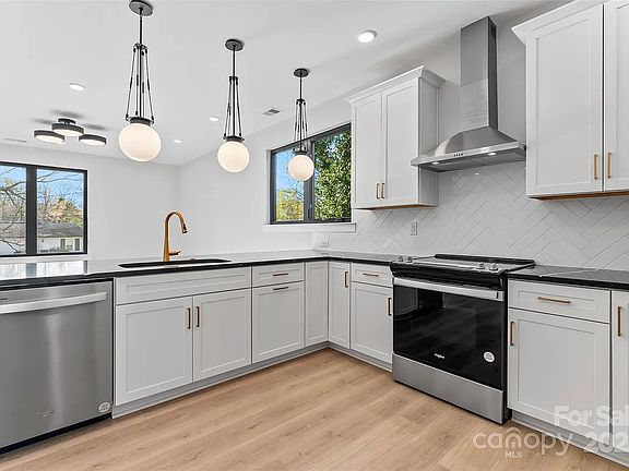 2nd image of 3433 Byrnes St