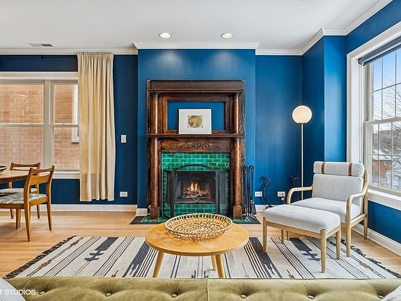 4th image of 1935 N Sawyer Ave #3S