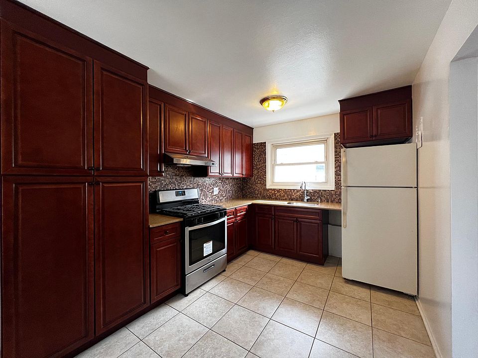 1st image of 15319 79th St #2B