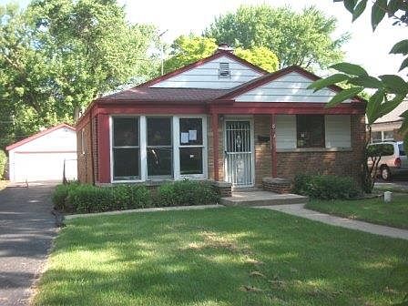 1st image of 842 Lange St