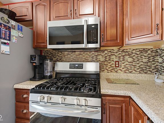3rd image of 3127 N White River Parkway East Dr