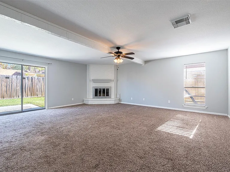 10215 Kirkwren Dr — Photo 10