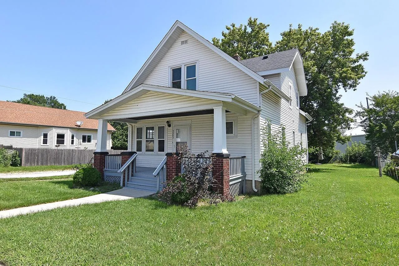 5303 31st AVENUE photo 1