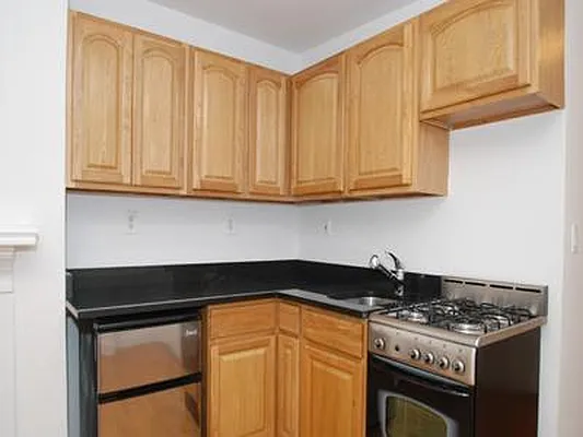 Rented by Buchbinder & Warren | media 2