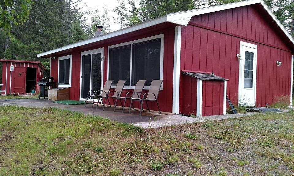 The Cabin - http://uplakesidecabins.com/the-cabin.htm