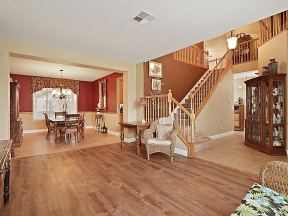 4th image of 549 Glenbriar Cir