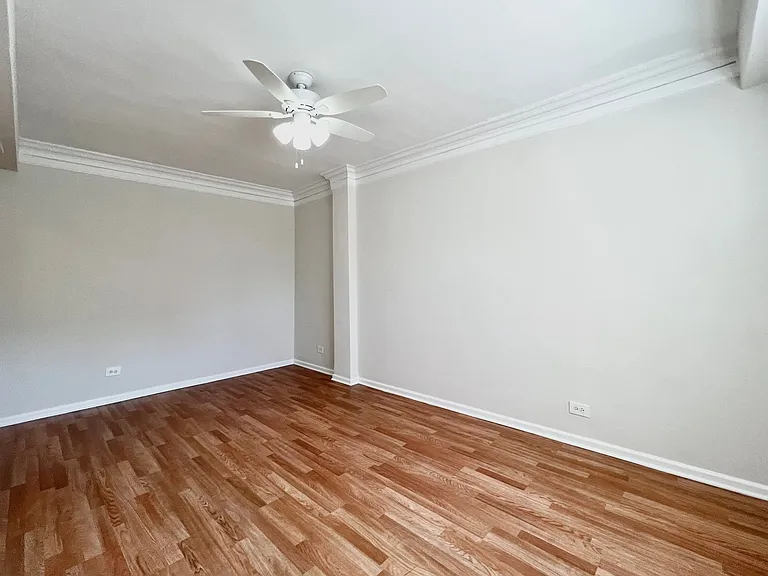 5206 S Harper Ave #312 — Photo 2
