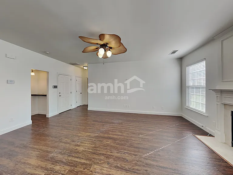 4059 Houldsworth Dr — Photo 8