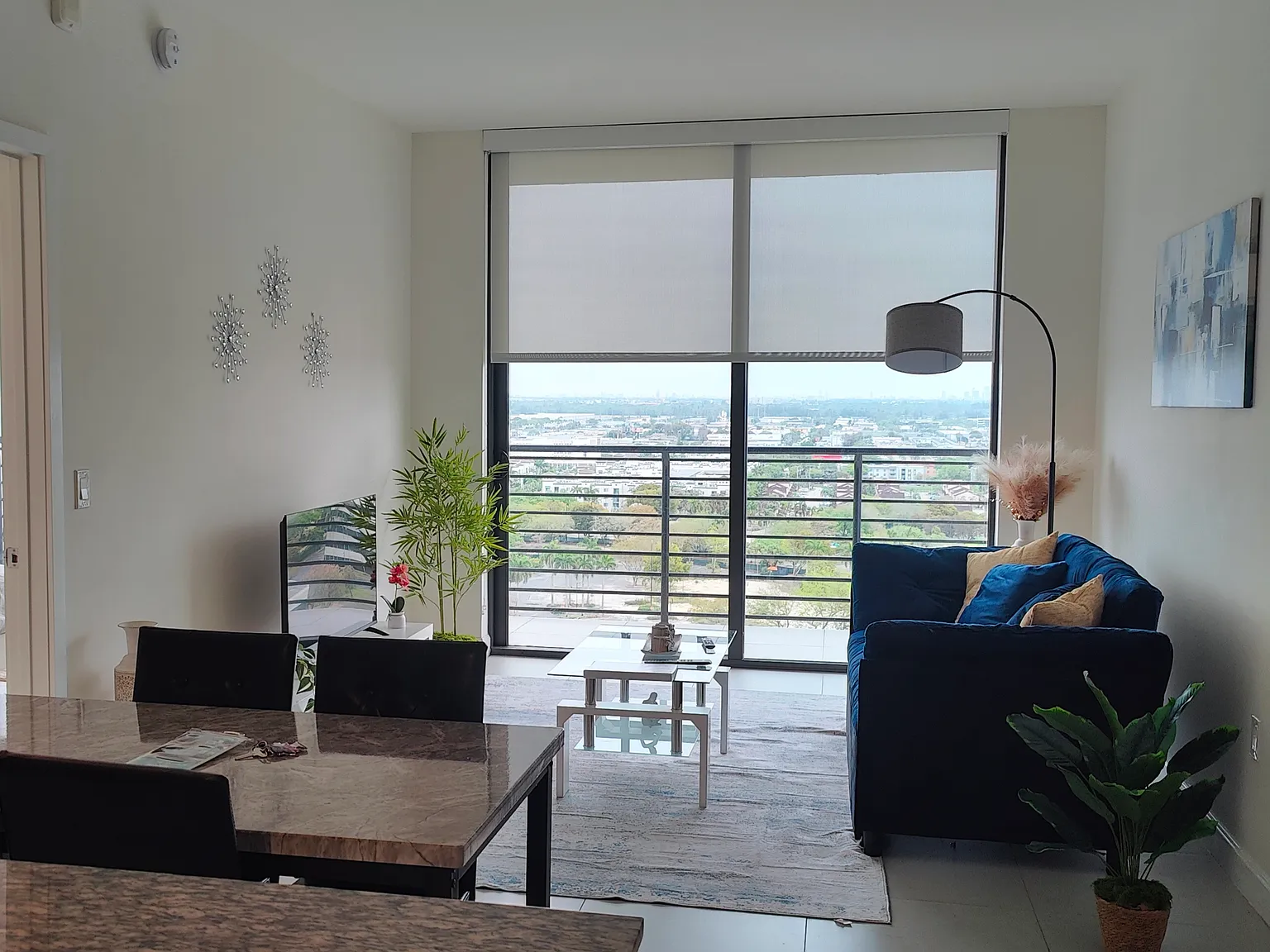 1 bed, 687 sqft, $3,690 — Photo 4