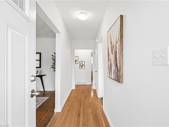 4th image of 23 Knightswood Blvd
