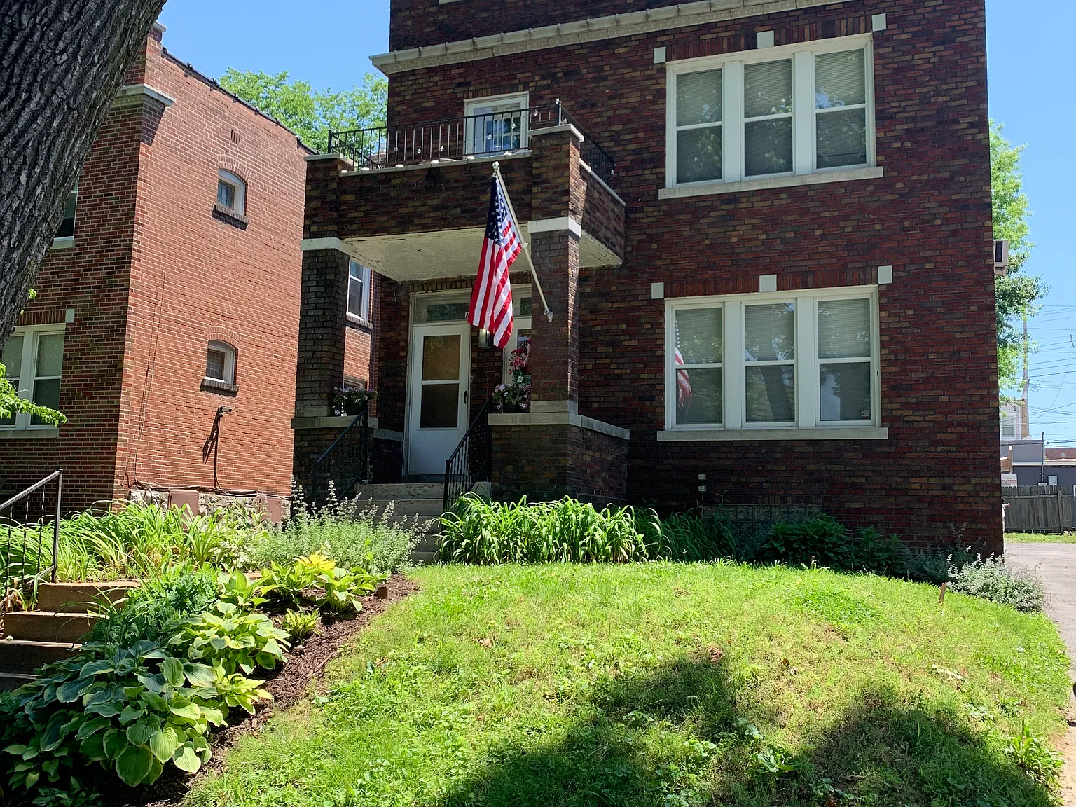 2 bed, 1200 sqft, $1,750 — Photo 1