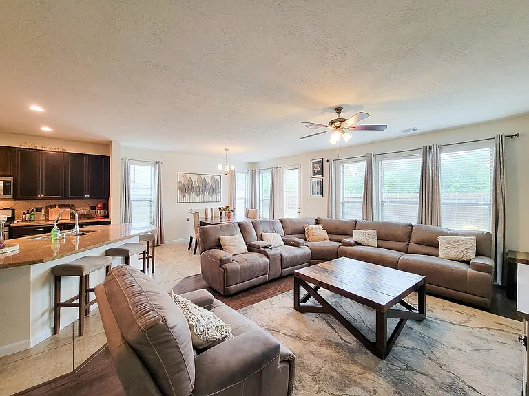 5046 Longlane Dr — Photo 6