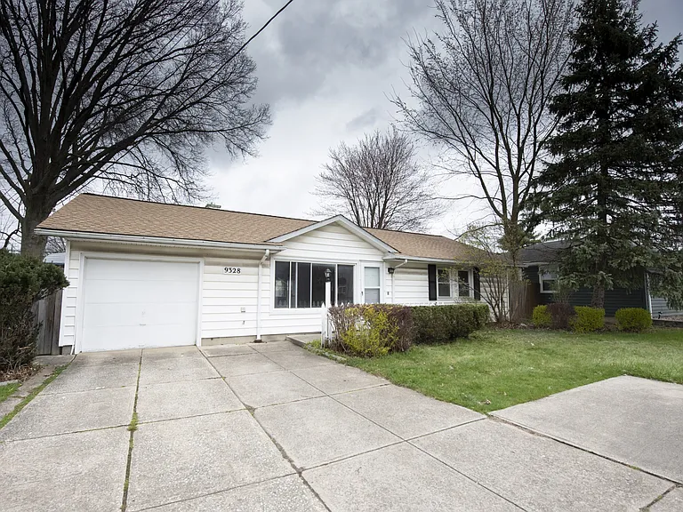 9328 W Ridgewood Dr — Photo 5