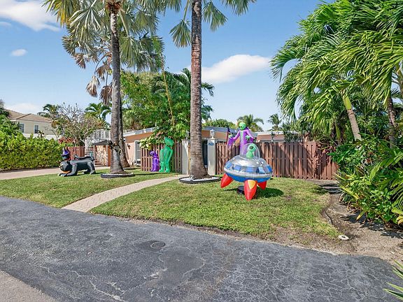 4th image of 255 Neptune Avenue