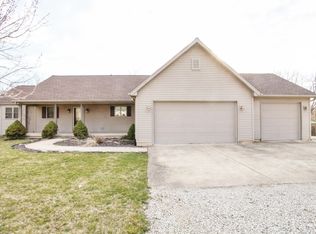 18523 Pawnee Ln, Danvers, IL 61732