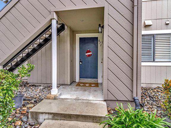 2nd image of 671 Yolo Ct
