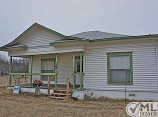 700 Oak Creek Dr, Bangs, TX 76823