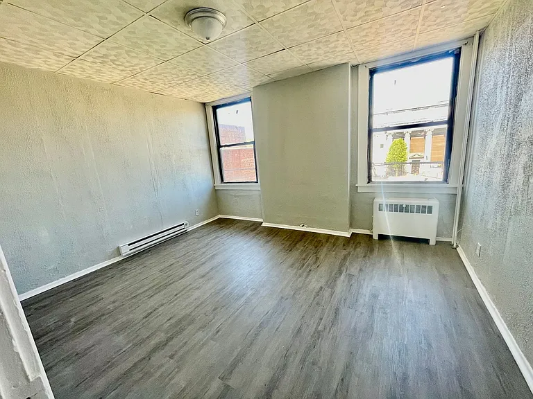 810 Amity Street — Photo 13