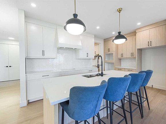 4th image of 315 N Waterford Rd