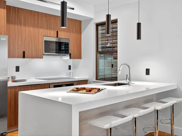 31 Bayview Avenue image 10 of 37