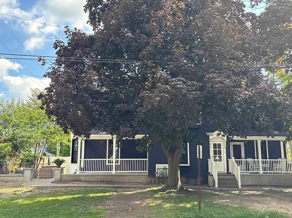 411 Vine St, Saint Clair, MI 48079