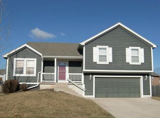312 S Ghost Creek Ln, Gardner, KS 66030