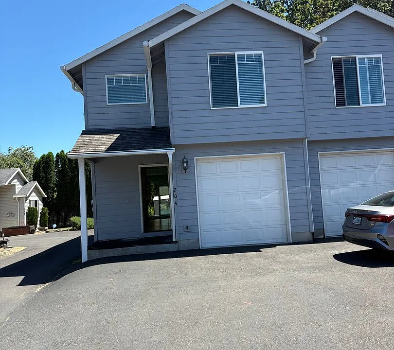 204 SE Kane Dr