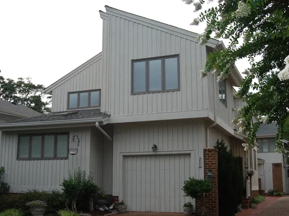 209 86th St, Virginia Beach, VA 23451