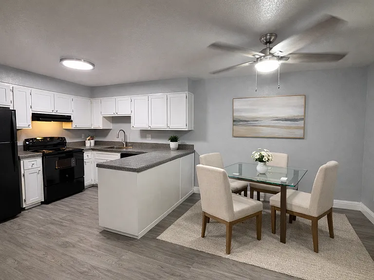 Captains Table Apartments - NEW — Photo 5