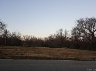 324 E Trudgeon St, Henryetta, OK 74437