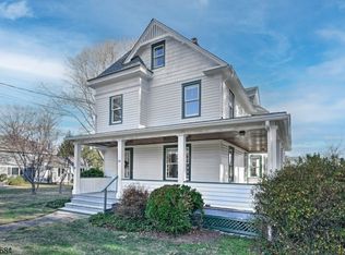 36 Old Chester Rd, Gladstone, NJ 07934