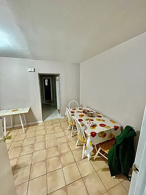 Rented by Amorelli Realty | media 9