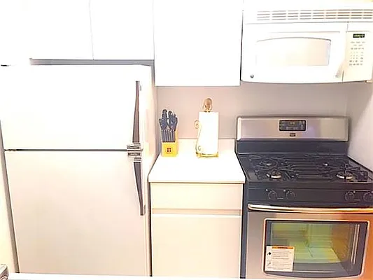 Rented by WIRE International Realty | media 43