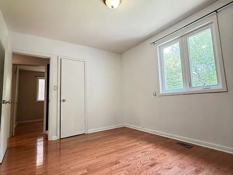 256 Patricia Ave #MAIN — Photo 10