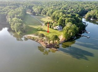 3 Oak Point Dr, Lancaster, VA 22503