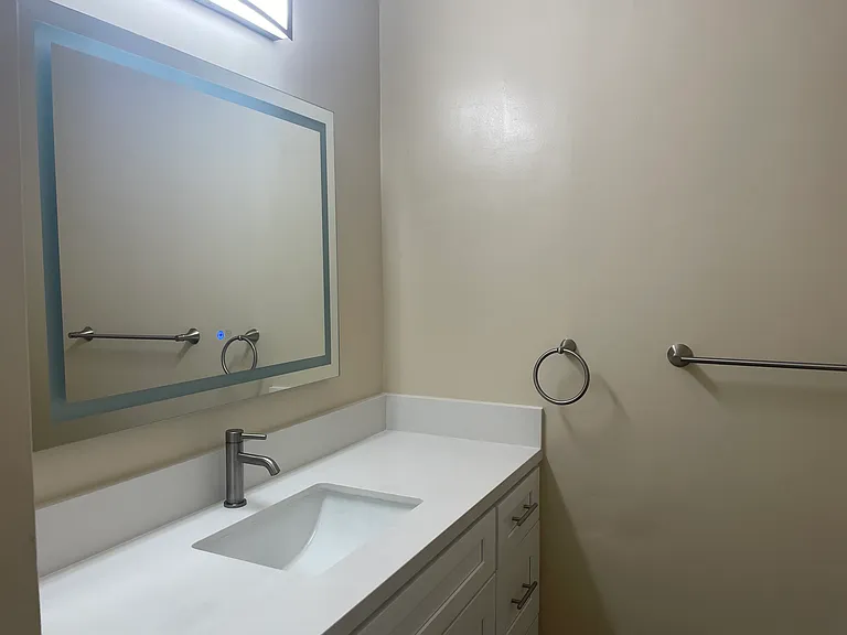 5044 Cahuenga Blvd #1 — Photo 9