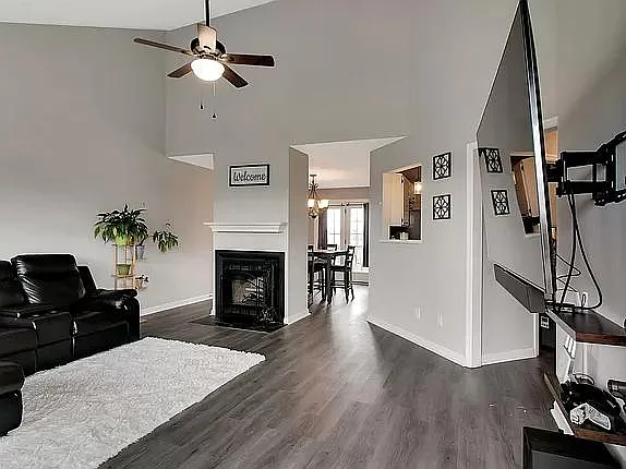 3 bed, 1264 sqft, $1,690 — Photo 2
