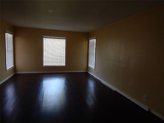 4th image of 909 Delaine Dr