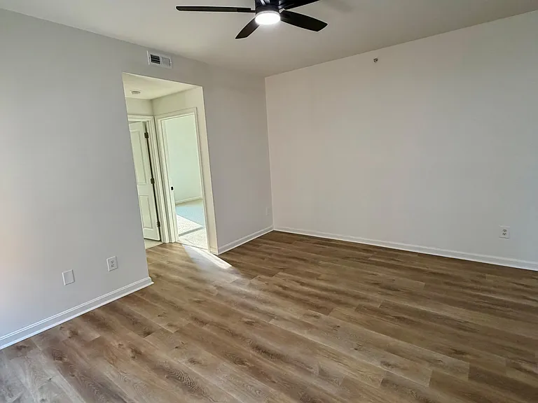 10639 Meeting St #304 — Photo 5