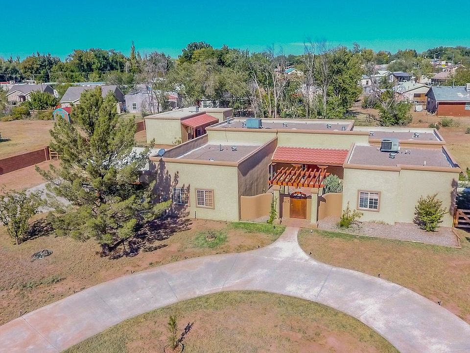 1st image of 550 Calle Del Flor