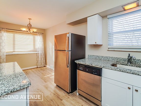 5th image of 105 Rockwood Ave