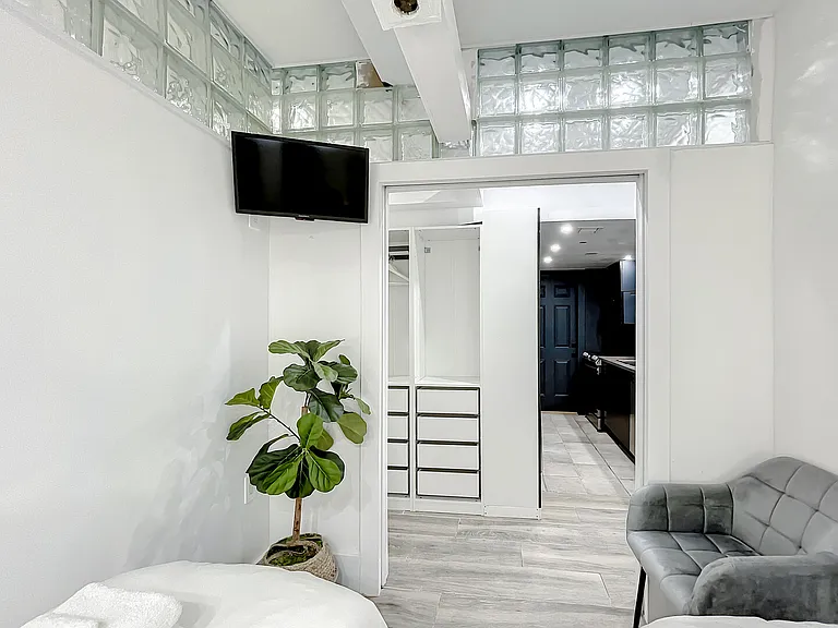 Ocean Dr — Photo 34