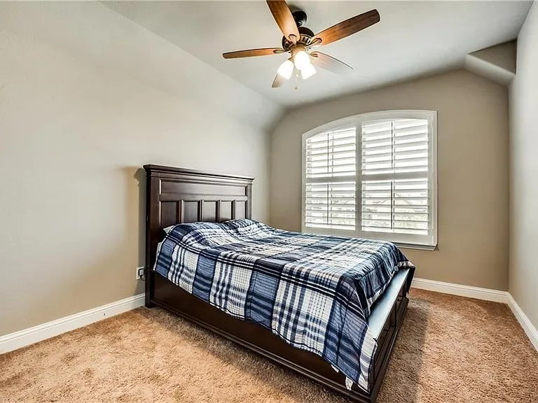 1025 Spring Falls Dr — Photo 20