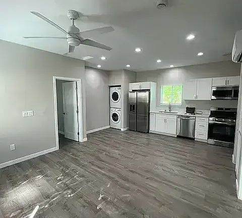 4th image of 3805 College Ave