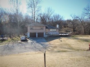 18749 150th St, Basehor, KS 66007