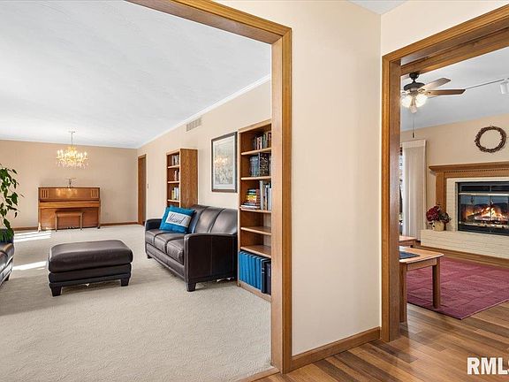 4th image of 2505 Wydown Ave