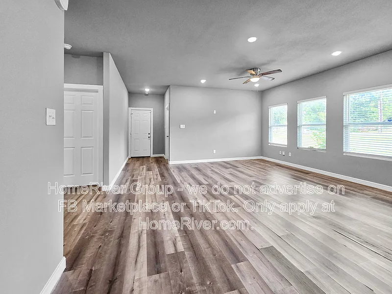 3 bed, 2.0 bath, 1409 sqft, $1,650 — Photo 4