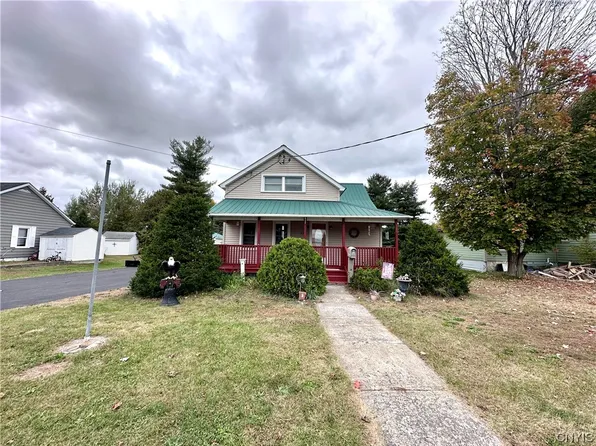 62 Johnstown St, Gouverneur, NY 13642