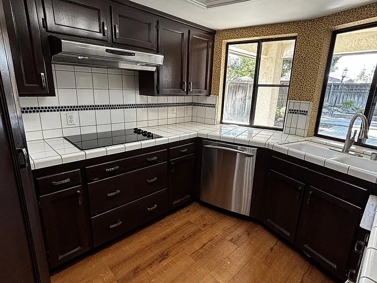 961 E Richmond Ave — Photo 35