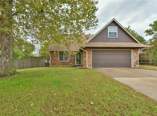1117 S Morgan Dr, Moore, OK 73160
